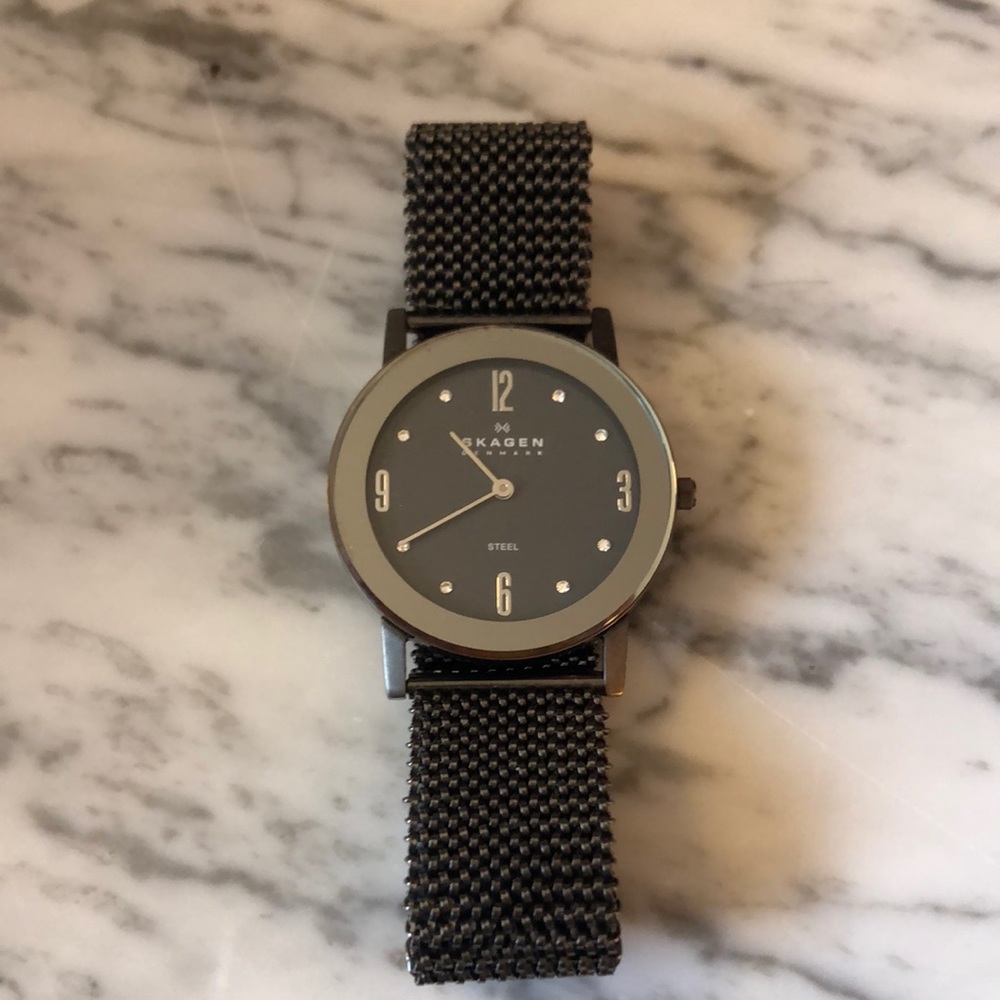 Women’s Skagen black stretch watch